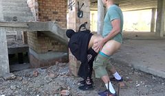 A Turkish muslim milf is NOT SCARED to have risky public sex outdoors