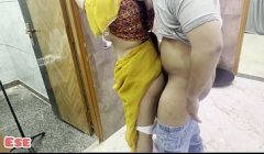 Alisha Aayi Kaam Dhundne Aur Malik Ne Chudai Kardi..