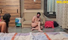 DESI WIFE GIVE HER SEXY ASS TO HER HUSBAND IN BATHROOM HARDCORE SEX