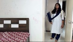 कोमल क्लासेस  के सीधे पहोच गयी टीचर के घर पर लेकिन क्लास अभी चालू नहीं हुआ था तो मस्टरबैशन क्लास सिखाया