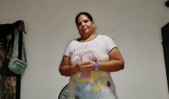 Esposa cachonda es follada por la gran polla de su cuñado mientra el marido trabaja.