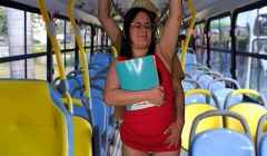 Estudante encoxada e fodida dentro do ônibus em publico!