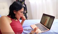 Kisscat Saw a Fan Dick and Masturbates with a Dildo and Vibrator / Kisscat.xyz