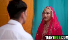 Latina Hindu Learns the Incasutra Method Vivian Lola, Franco Pie Grande