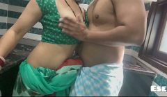 Maalik Ne Diya Naukarani Ko Jabardast Offer…Aur Badle Mein Leli uski Choot
