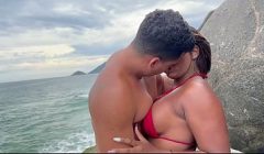 MARIDO CHAMOU DOIS HOMENS PARA ME FODER EM SEGUIDA NA PRAIA DE NUDISMO EM ABRICÓ