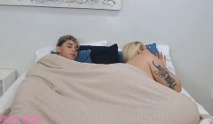 Minha madrasta safada não perdeu tempo e caiu de boca na minha piroca