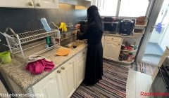 MissLebaneseSquirter – خادمة لبنانية شرموطة بتلعب بطيزها وكسها وتفوت جزر وباذنجان من أجل فلوس