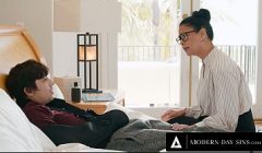 MODERN-DAY SINS – Sexy Sympathetic Teacher Makes Cum An Injured Teen Who Can’t Masturbate