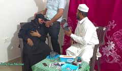 Muslim women fucked by the doctor in front of her husband because she could not get pregnant (Threesome Sex)