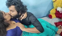 Naughty Indian Bhabhi Cheats with Uber Driver