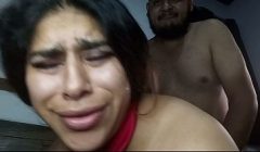 Perra llora por sexo anal