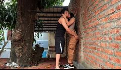 ¡PILLÉ A MI VECINA COLOMBIANA SUBIDA ROBANDO LOS MANGOS DE MI ÁRBOL y terminamos follando en el patio! – SPACE PRODUCTIONS