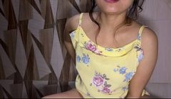 Thick ass indian girl daily routine of cleaning pussy and peeing. (A.i)